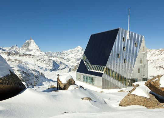 Die Neue Monte-Rosa-Hütte des Schweizer Alpen-Clubs gilt schon heute als Berghütte der Zukunft. Die Neue Monte-Rosa-Hütte des Schweizer Alpen-Clubs gilt schon heute als Berghütte der Zukunft.