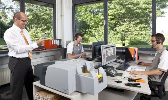 Weidmüller Support und Serviceteam rund um Werkzeuge, Automaten und Identifikationssysteme: Norbert Koch, Sebastian Reike und Jonathan Hödt. (von links nach rechts)