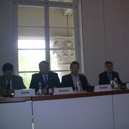 At the press conference:) Prof. Dr. Thomas Hirth (Fraunhofer IGB), Dr.-Ing. Claas-Jürgen Klasen (Evonik Industries), Prof. Dr. Armin Reller (Uni Augsburg), Prof. Dr. Andreas Liese (Uni Hamburg-Harburg). At the press conference:) Prof. Dr. Thomas Hirth (Fraunhofer IGB), Dr.-Ing. Claas-Jürgen Klasen (Evonik Industries), Prof. Dr. Armin Reller (Uni Augsburg), Prof. Dr. Andreas Liese (Uni Hamburg-Harburg).