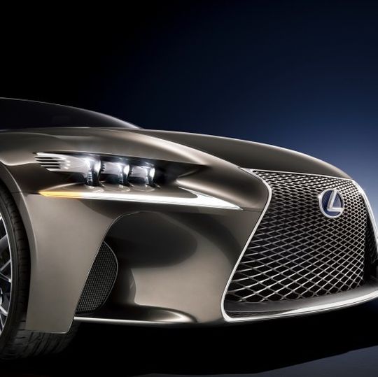 Lexus LF-CC: Kompakter, heckgetriebener Vollhybrid mit 2,5-Liter Benzinmotor Lexus LF-CC: Kompakter, heckgetriebener Vollhybrid mit 2,5-Liter Benzinmotor