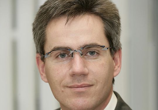 Dr. Peter Eckerle, Projektleiter bei der BASF Future Business GmbH, die mit der Produktion und Vermarktung organischer Halbleiter startet Dr. Peter Eckerle, Projektleiter bei der BASF Future Business GmbH, die mit der Produktion und Vermarktung organischer Halbleiter startet
