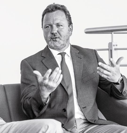 „Die Zeit, die wir in den LIMS-Aufbau stecken, ist in meinen Augen gut investiert. Ich bin davon überzeugt, dass erst die LIMS-Implementierung uns in die Lage versetzt, die angestrebte Effizienzsteigerung zu erreichen.“ Thomas Köhler, Leiter Tribologie/Tribotechnik bei der DB Systemtechnik. „Die Zeit, die wir in den LIMS-Aufbau stecken, ist in meinen Augen gut investiert. Ich bin davon überzeugt, dass erst die LIMS-Implementierung uns in die Lage versetzt, die angestrebte Effizienzsteigerung zu erreichen.“ Thomas Köhler, Leiter Tribologie/Tribotechnik bei der DB Systemtechnik.