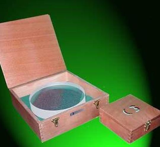 Optical Surfaces bietet Referenzflächen mit einem Durchmesser von bis zu 600 mm bei einer routinemäßigen Oberflächengenauigkeit von Lambda/20 p-v und einer Oberflächenrauigkeit von weniger als 1 nm. Optical Surfaces bietet Referenzflächen mit einem Durchmesser von bis zu 600 mm bei einer routinemäßigen Oberflächengenauigkeit von Lambda/20 p-v und einer Oberflächenrauigkeit von weniger als 1 nm.