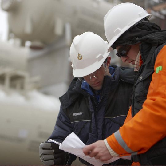 Petrofac engineers at an offshore plattform. The comapny now uses Intergraph's Smartplant 3D engineering software. Petrofac engineers at an offshore plattform. The comapny now uses Intergraph's Smartplant 3D engineering software.