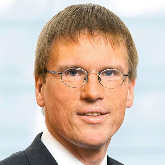 Dr. Ernst Grigat übernimmt die Nachfolge von Dr. Walter Leidinger als Chempark-Leiter. Dr. Ernst Grigat übernimmt die Nachfolge von Dr. Walter Leidinger als Chempark-Leiter.