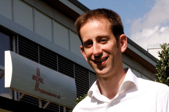 Für Stéphane Rogazy, CEO Michel Präzisionstechnik AG, ist die Tornos Multiswiss eine Investition in die Zukunft. Das Unternehmen plant die Maschine in nur drei Jahren zu amortisieren. Für Stéphane Rogazy, CEO Michel Präzisionstechnik AG, ist die Tornos Multiswiss eine Investition in die Zukunft. Das Unternehmen plant die Maschine in nur drei Jahren zu amortisieren.