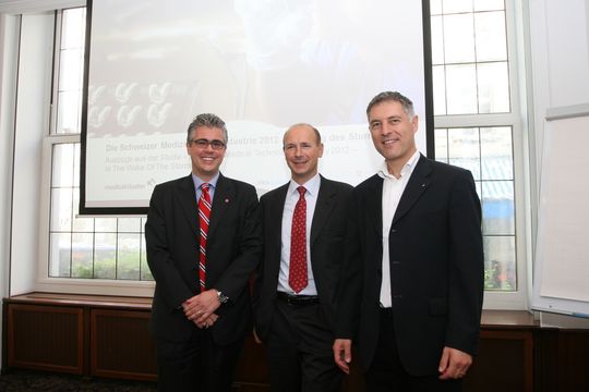 Les acteurs de l'étude soit de gauche à droite MM. Dr. Patrick Dümmler, Medtec Switzerland; Beatus Hofrichter, IMS Consulting Group et Peter Biedermann, Medical Cluster. Les acteurs de l'étude soit de gauche à droite MM. Dr. Patrick Dümmler, Medtec Switzerland; Beatus Hofrichter, IMS Consulting Group et Peter Biedermann, Medical Cluster.