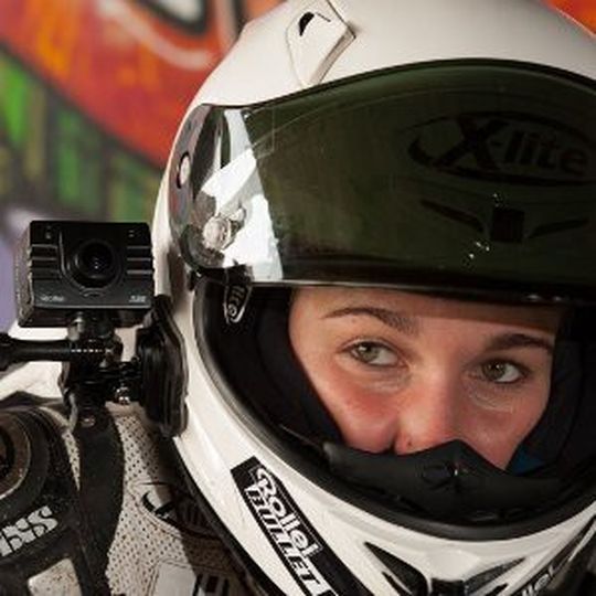 Rollei bietet auf der Intermot eine neue Alternative auf dem Markt der Actionkameras: Nina Prinz wirbt dafür. Rollei bietet auf der Intermot eine neue Alternative auf dem Markt der Actionkameras: Nina Prinz wirbt dafür.