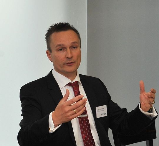 Dr. Martin Iffert sieht große Chancen im Leichtbau: „Im Automobilbau ist der Trend zu Aluminium ungebremst.“ Dr. Martin Iffert sieht große Chancen im Leichtbau: „Im Automobilbau ist der Trend zu Aluminium ungebremst.“