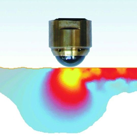 Bild 1: Mit der Tiefe der Randschicht kommt es beim Festwalzen zum Wechsel von der plastischen zur elastischen Verformung. Es entstehen Eigenspannungen, die einer Rissbildung und -ausbreitung entgegenwirken.