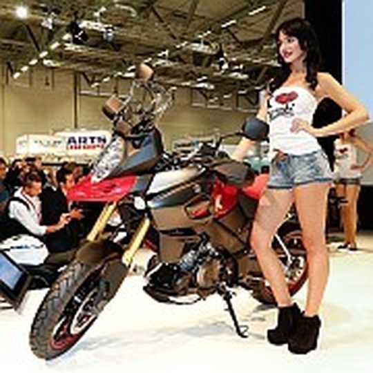 Suzuki stellte auf der Intermot die Studie einer V-Strom 1000 vor. Suzuki stellte auf der Intermot die Studie einer V-Strom 1000 vor.