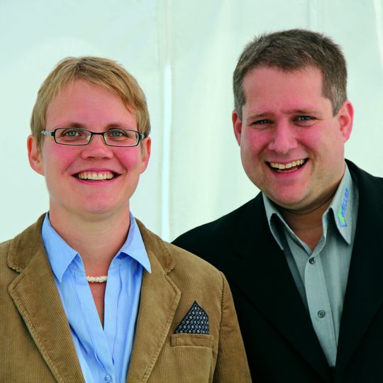 Antje und Harald Keller dokumentieren mit der Umfirmierung die Neuorientierung der Fertigung in Richtung Blechbearbeitung. Antje und Harald Keller dokumentieren mit der Umfirmierung die Neuorientierung der Fertigung in Richtung Blechbearbeitung.