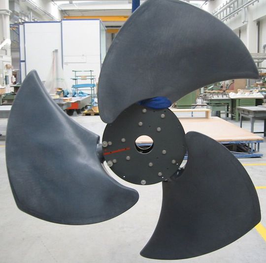 Mit BBG-Werkzeugen gefertigter Industrie-Ventilator bestehend aus einem Polyurethan- Hartschaumkern ummantelt mit Vinylesterharz (VE) und verstärkt mit Glasfasermatten.