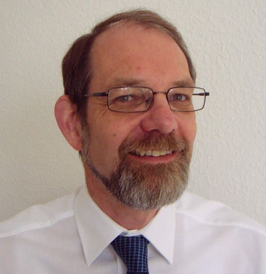 Harald Heinrici geht in seinem Vortrag auf Schüttgutcharakteristika, ihre Bestimmung und ihren Einfluss auf die Auslegung und den Betrieb eines Silos ein. Harald Heinrici geht in seinem Vortrag auf Schüttgutcharakteristika, ihre Bestimmung und ihren Einfluss auf die Auslegung und den Betrieb eines Silos ein.