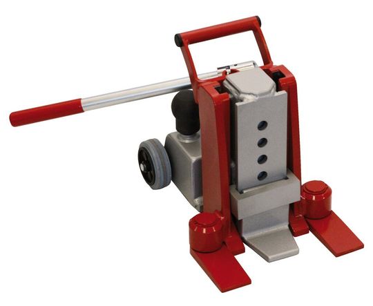 Hydraulische Hebegerät JH 6 G plus und Transportfahrwerk K-Serie. Hydraulische Hebegerät JH 6 G plus und Transportfahrwerk K-Serie.