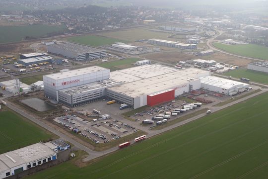Neue Perspektive Landsberg: Rossmann stellte 30 ehemalige Schlecker-Logistiker in seinem Lager bei Halle an. Neue Perspektive Landsberg: Rossmann stellte 30 ehemalige Schlecker-Logistiker in seinem Lager bei Halle an.