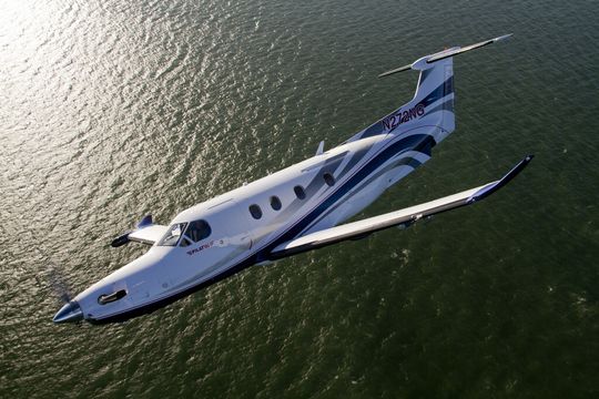 Rogel Engel bei seiner 200. Atlantiküberquerung mit einer Pilatus PC-12. Rogel Engel bei seiner 200. Atlantiküberquerung mit einer Pilatus PC-12.
