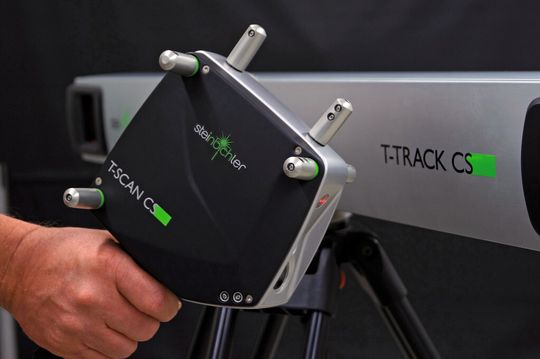 Die Kombination von Laserscanner und Lasertracker erlaubt Anwendern, auch große Objekte effizient und präzise flächig zu digitalisieren Die Kombination von Laserscanner und Lasertracker erlaubt Anwendern, auch große Objekte effizient und präzise flächig zu digitalisieren