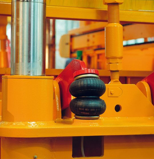 Balgzylinder erzeugen Kräfte zum Heben und Pressen Balgzylinder erzeugen Kräfte zum Heben und Pressen