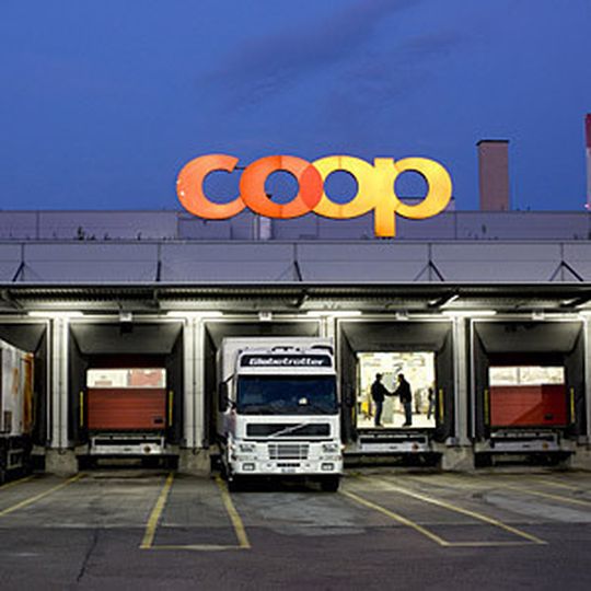 Coop will weiter seine Logistikprozesse optimieren. Transporte mit dem Lkw sollen durch die Bahn ersetzt werden. Coop will weiter seine Logistikprozesse optimieren. Transporte mit dem Lkw sollen durch die Bahn ersetzt werden.