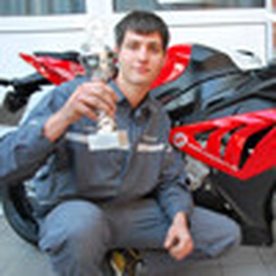 Dominik-Lukas Müller von Motorradsport Holzleitner OHG holt sich 2012 den 1. Platz in der Fachrichtung Motorrad. Dominik-Lukas Müller von Motorradsport Holzleitner OHG holt sich 2012 den 1. Platz in der Fachrichtung Motorrad.