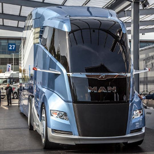 Zu seinem Concept S aus dem Jahr 2010 präsentierte MAN bei der IAA 2012 den passenden Auflieger.