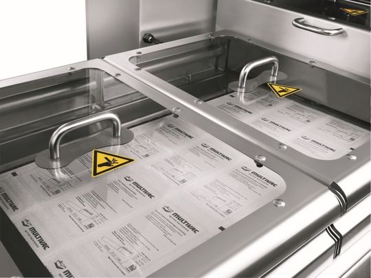 Tiefziehverpackungsmaschinen von Multivac folgen dem Prinzip des „Clean Design“ - es sorgt für eine einfache und GMP-konforme Reinigung Tiefziehverpackungsmaschinen von Multivac folgen dem Prinzip des „Clean Design“ - es sorgt für eine einfache und GMP-konforme Reinigung