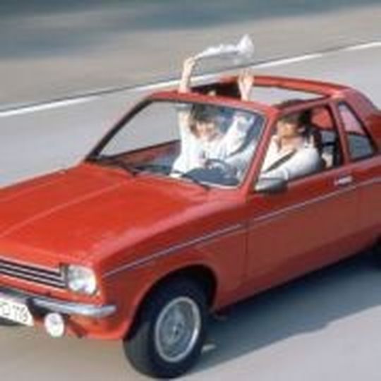 Der Opel Kadett Aero: besondere Version einer „Cabrio-Limousine“. Der Opel Kadett Aero: besondere Version einer „Cabrio-Limousine“.