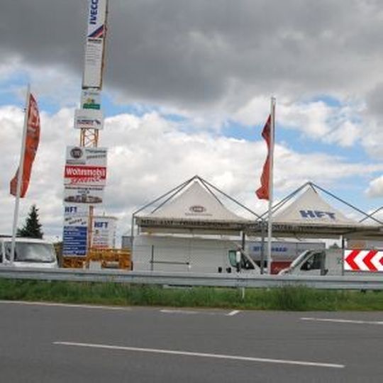 Die Riedstädter Kranspezialisten von HFT haben sich in den vergangenen Jahren viel Know-how rund um Wohnmobile erarbeitet. Die Riedstädter Kranspezialisten von HFT haben sich in den vergangenen Jahren viel Know-how rund um Wohnmobile erarbeitet.