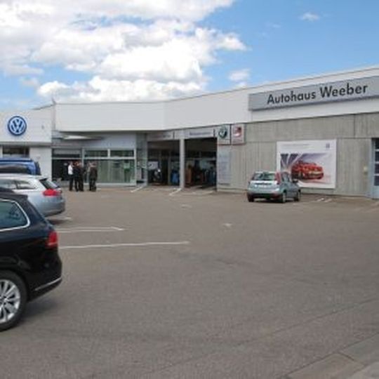 Es begann mit einer Schmiede und wuchs zu einer stattlichen Autohausgruppe heran: Das Herrenberger Autohaus Weeber. Es begann mit einer Schmiede und wuchs zu einer stattlichen Autohausgruppe heran: Das Herrenberger Autohaus Weeber.