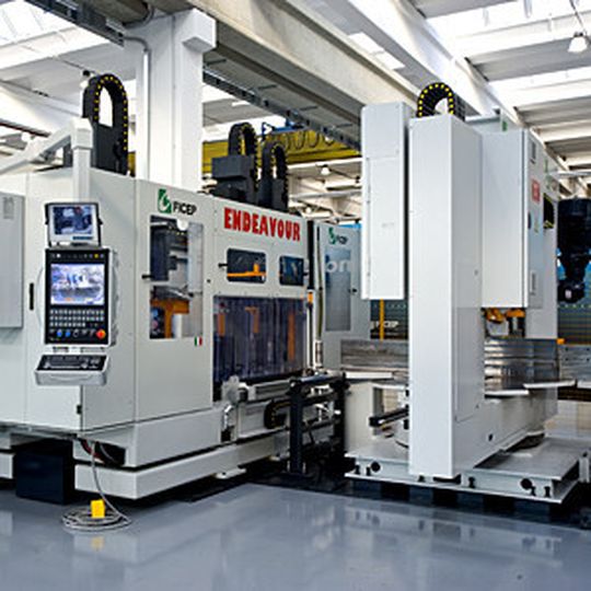 Insgesamt zehn Maschinen hat Ficep in seinen neuen Showroom gestellt. Insgesamt zehn Maschinen hat Ficep in seinen neuen Showroom gestellt.