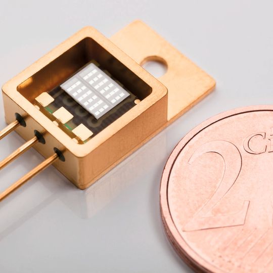 Leistungshalbleiter: Flip-Chip montierter, am FBH hergestellter, 50-A-GaN-Leistungstransistor Leistungshalbleiter: Flip-Chip montierter, am FBH hergestellter, 50-A-GaN-Leistungstransistor