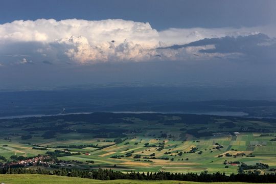 La CEP reste confiante pour l'économie de la région, malgré les nuages au loin... La CEP reste confiante pour l'économie de la région, malgré les nuages au loin...