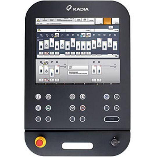 Bild 1: Das Bedienpanel der Honmaschinensteuerung HMC100 bietet einen öl- und kratzresistenten 19"-Touchscreen. Er lässt sich auch mit Handschuhen sicher betätigen.