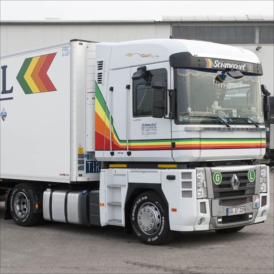 Europaweit mit neuer TX-Telematik auf Achse: die Lkw der norddeutschen Spedition Schmechel. Europaweit mit neuer TX-Telematik auf Achse: die Lkw der norddeutschen Spedition Schmechel.