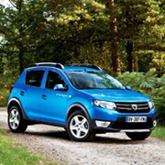 Dacia bringt die zweite Generation des Sandero. Der Preis steigt um 200 Euro, dafür gibt es aber deutlich mehr Technik. Dacia bringt die zweite Generation des Sandero. Der Preis steigt um 200 Euro, dafür gibt es aber deutlich mehr Technik.