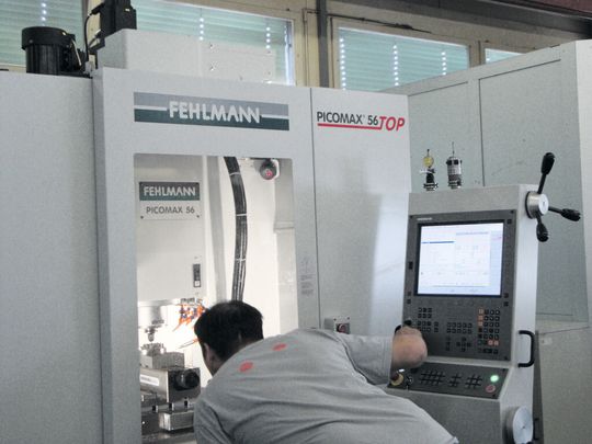 CNC-Bearbeitungszentrum Fehlmann Picomax 56 mit 5 Achsen. CNC-Bearbeitungszentrum Fehlmann Picomax 56 mit 5 Achsen.