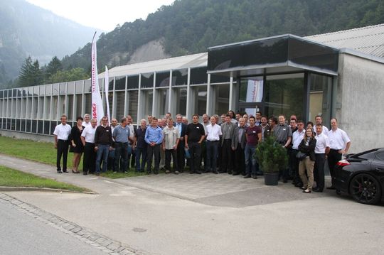 Das Team von Tectri SA und Newemag gemeinsam mit den Besuchern des Newemag-Tectri-Event im September in Court. Das Team von Tectri SA und Newemag gemeinsam mit den Besuchern des Newemag-Tectri-Event im September in Court.