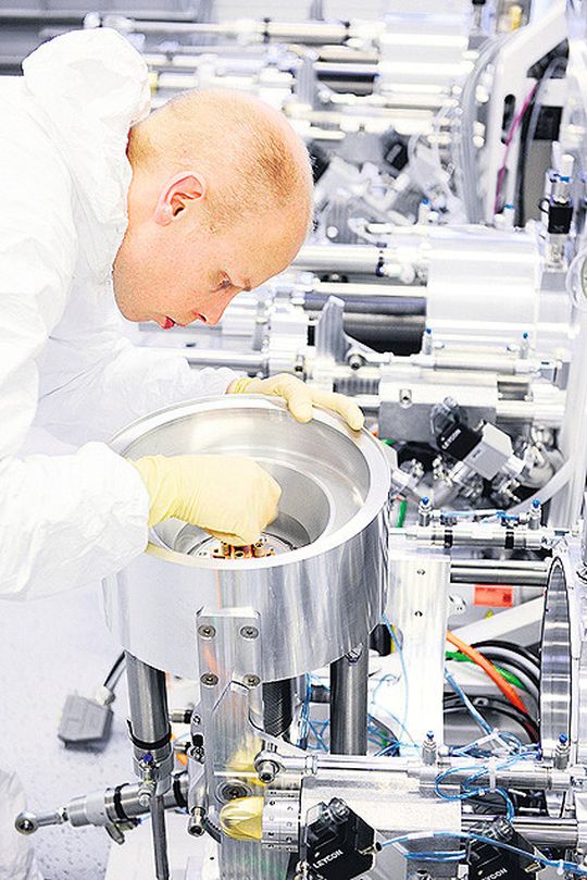 Le groupe Nijdra fournit des modules et des machines complètement assemblés et testés. Le groupe Nijdra fournit des modules et des machines complètement assemblés et testés.
