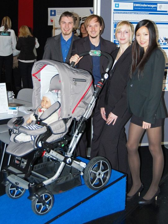 Das Team der Technischen Universität Darmstadt um Prof. H. F. Schlaak Das Team der Technischen Universität Darmstadt um Prof. H. F. Schlaak