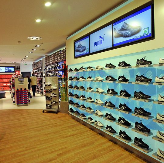 Bild 1: In absehbarer Zeit sollen alle Verkaufsstellen von Deichmann an das Energiemanagementsystem angeschlossen werden.