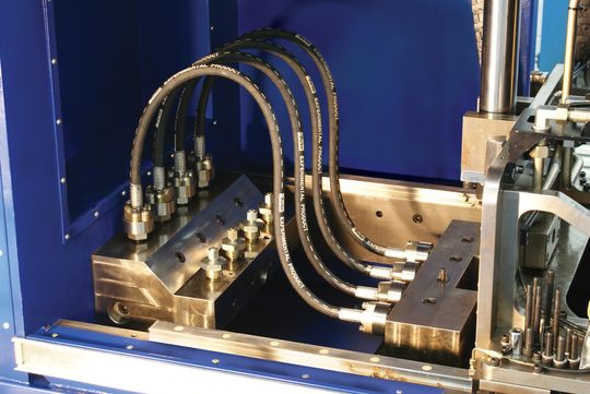 Parker-Compact-Spiral-Schläuche auf dem Prüfstand