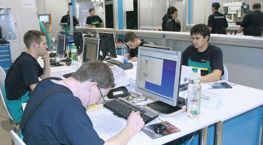 Gute Planung ist alles – Berufsmeisterschaften auf dem Swissmechanic-Gemeinschaftsstand. Hier ein Bild von den Meisterschaften 2010. Gute Planung ist alles – Berufsmeisterschaften auf dem Swissmechanic-Gemeinschaftsstand. Hier ein Bild von den Meisterschaften 2010.