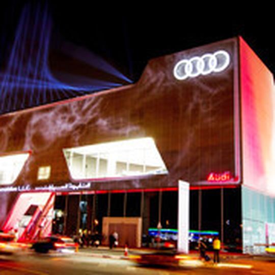 Der weltgrößte Audi-Terminal öffnete am Mittwoch im Emirat Dubai seine Pforten. Der weltgrößte Audi-Terminal öffnete am Mittwoch im Emirat Dubai seine Pforten.