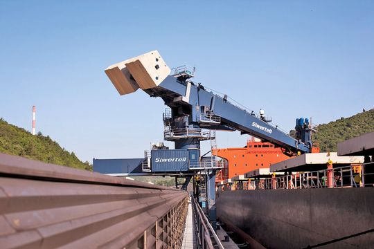 A Siwertell rail-mounted ship unloader, similar to the one shown in this picture, with a rated capacity of 1500 tonnes per hour has recently been ordered global engineering, consulting and construction company Black & Veatch to discharge coal at a greenfield power plant under construction near the city of Davao, Mindanao Island, in the Philippines. A Siwertell rail-mounted ship unloader, similar to the one shown in this picture, with a rated capacity of 1500 tonnes per hour has recently been ordered global engineering, consulting and construction company Black & Veatch to discharge coal at a greenfield power plant under construction near the city of Davao, Mindanao Island, in the Philippines.