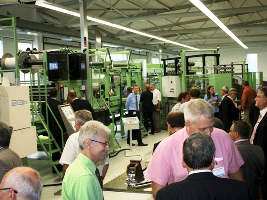 Automation Valley – PROFILE: Über 70 Teilnehmer nahmen an dem PROFILE-Treffen zum Thema „Automatisierung in der CFK-Wertschöpfungskette“ mit anschließender Firmenbesichtigung der LIBA Maschinenfabrik GmbH in Naila teil. Automation Valley – PROFILE: Über 70 Teilnehmer nahmen an dem PROFILE-Treffen zum Thema „Automatisierung in der CFK-Wertschöpfungskette“ mit anschließender Firmenbesichtigung der LIBA Maschinenfabrik GmbH in Naila teil.