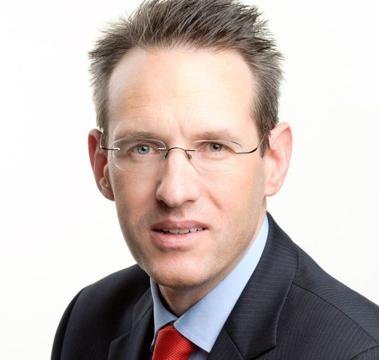 Prof. Michael Bartz: "Unternehmen werden in den nächsten Jahren ihre Büros gänzlich neu definieren müssen, um das Beste von ihren Mitarbeitern zu erhalten." Prof. Michael Bartz: "Unternehmen werden in den nächsten Jahren ihre Büros gänzlich neu definieren müssen, um das Beste von ihren Mitarbeitern zu erhalten."