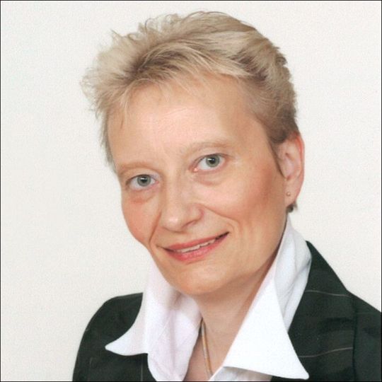 Folgt bei Linde-MH Otmar Hauck als Ressortleiterin Produktion: Dipl.-Ing. Sabine Neuß. Folgt bei Linde-MH Otmar Hauck als Ressortleiterin Produktion: Dipl.-Ing. Sabine Neuß.