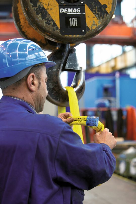 Demag Cranes AG: «We Can Handle It», mais avec l'emploi du matériel adéquat. Demag Cranes AG: «We Can Handle It», mais avec l'emploi du matériel adéquat.