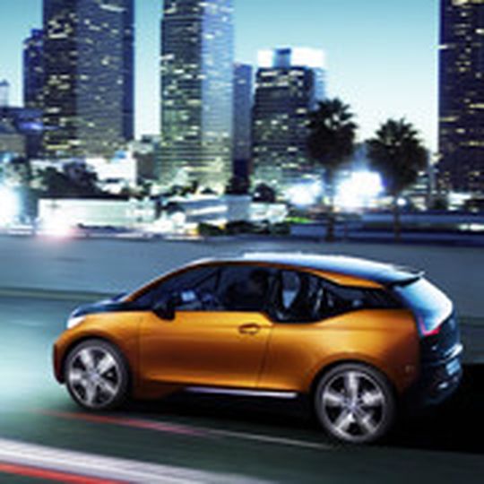 Das elektrisch betriebene BMW i3 Concept Coupé feiert auf der Los Angeles Auto Show seine offizielle Weltpremiere. Das elektrisch betriebene BMW i3 Concept Coupé feiert auf der Los Angeles Auto Show seine offizielle Weltpremiere.